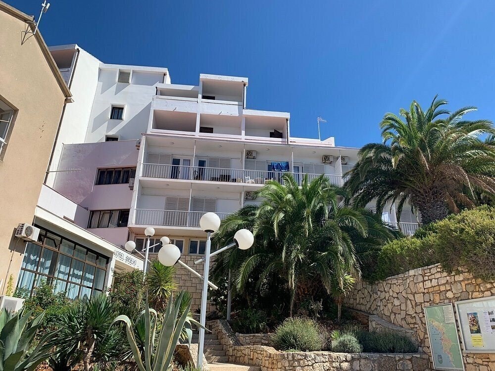 Отель Hotel Bisevo 3*